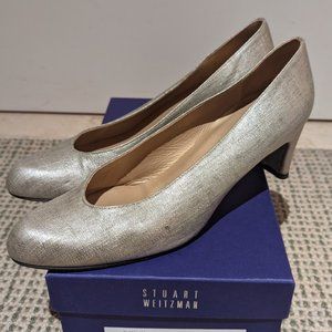 Classic Elegant Stuart Weitzman Weave Pumps in Silver, Size 8